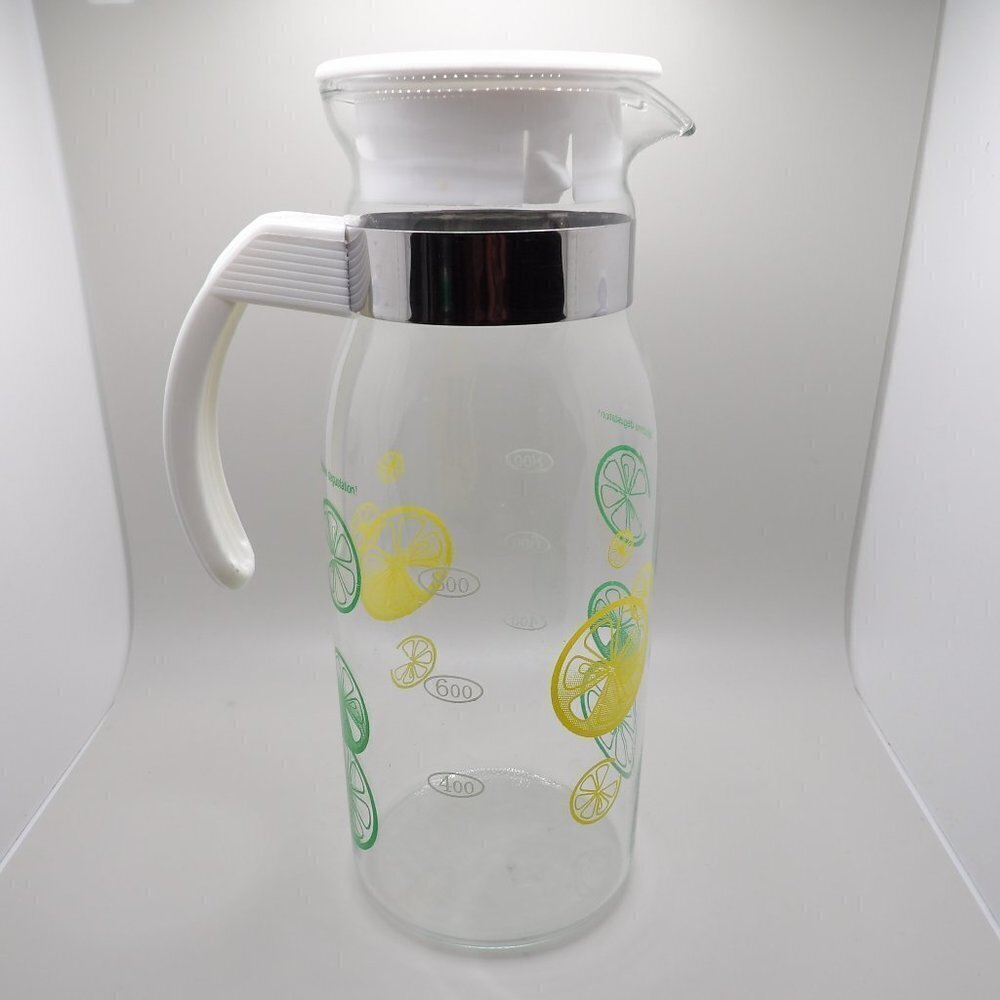 Retro lemonade pitcher (glass, plastic)